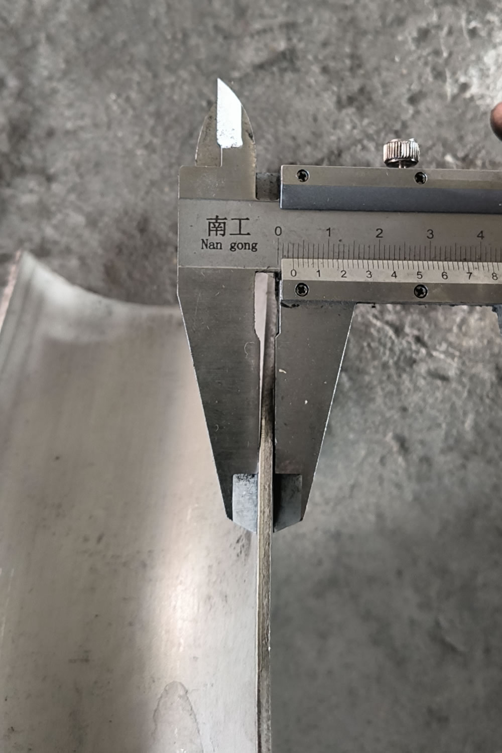 Wall thickness measurement