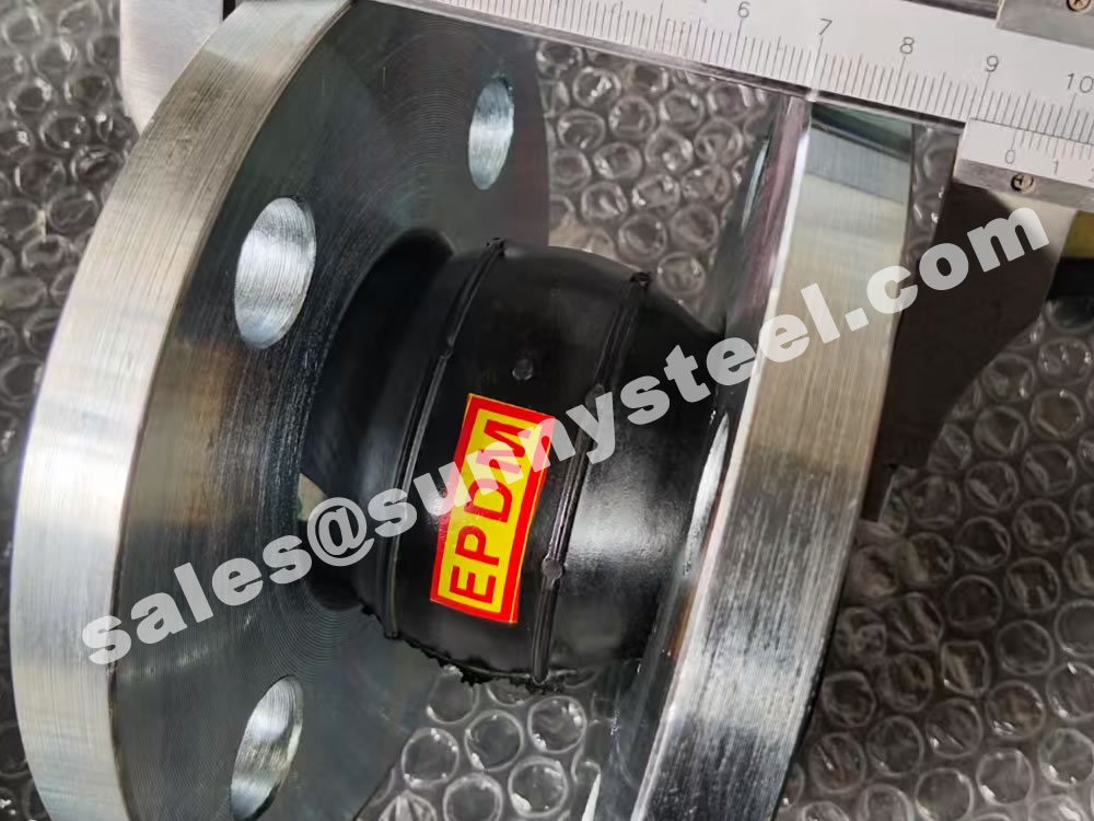 Flexible joint for air conditioning condensing unit