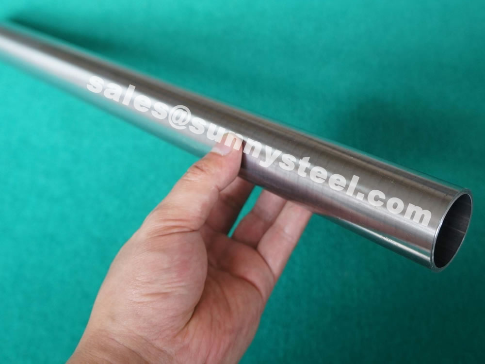 Titanium seamless tube
