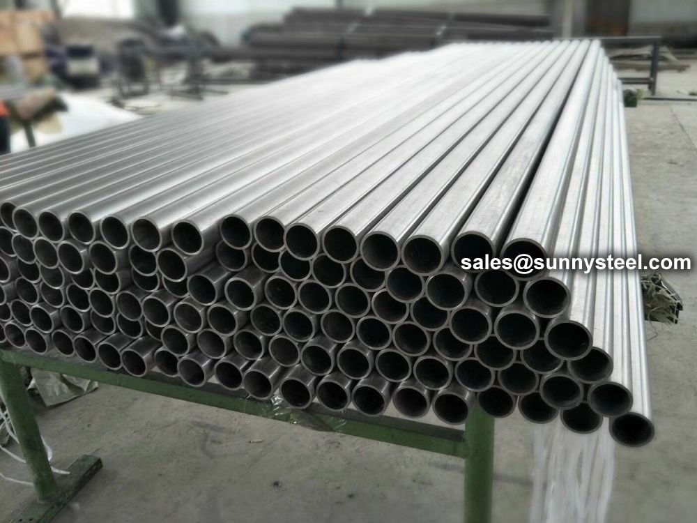 Titanium seamless tube